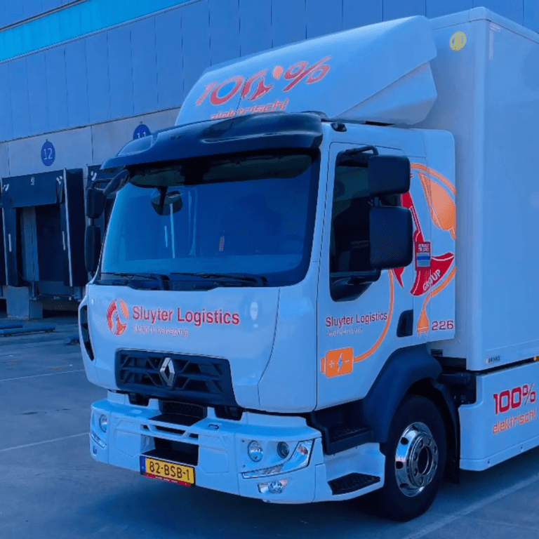 2 elektrische Renault D bakwagens - video afbeelding | Sluyter Logistics